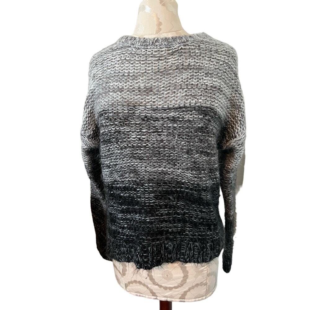 Forever 21 Scoop Neck Knit Sweater Medium